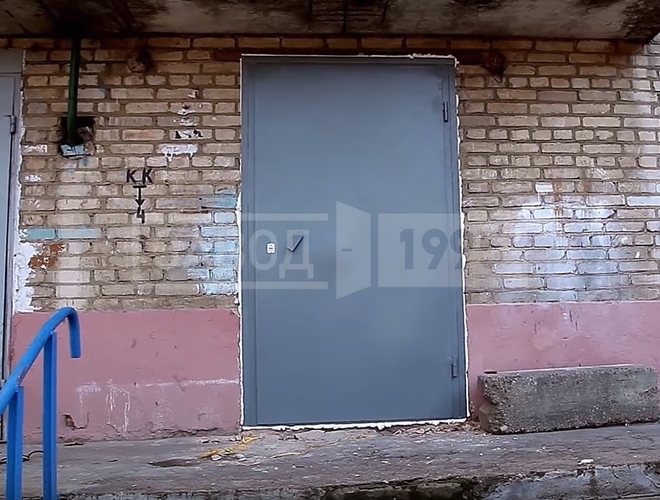 Фото подъездной двери Фото подъездной двери