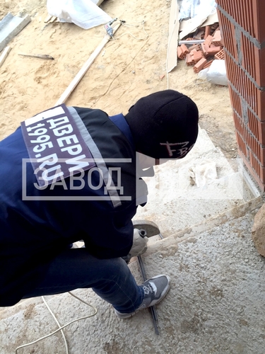 Спиливание анкетных болтов под глубину отверстий Спиливание анкетных болтов под глубину отверстий